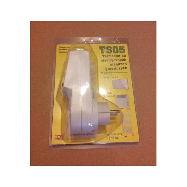 Termostat gniazdkowy TS05